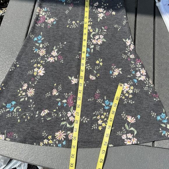 Love Fire women's dress, size XS, gray floral 3/4 sleeves. - Picture 6 of 7